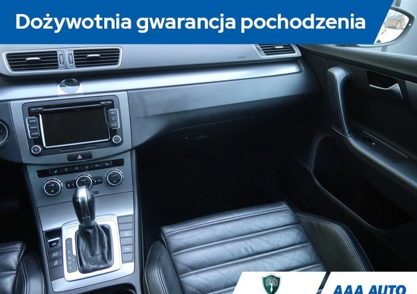 Volkswagen Passat cena 45000 przebieg: 205790, rok produkcji 2013 z Lesko małe 232